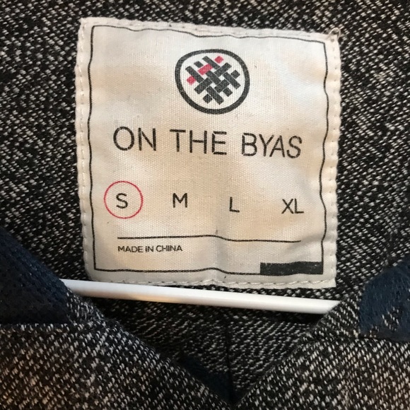 Casual Black with Navy Highlights On The Byas. - Picture 2 of 2